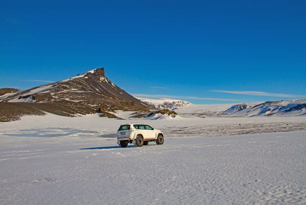 Super Jeeps Island